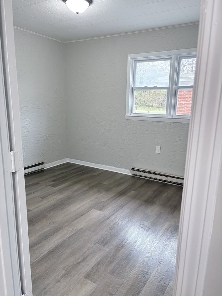 711 Old Shakertown Rd. - Photo 3 of 5