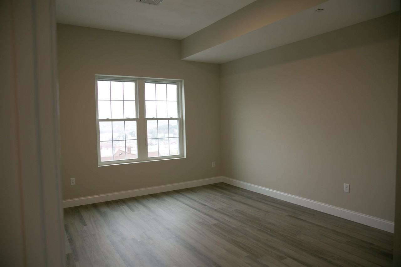 31 Ridge Street - Photo 5 of 8