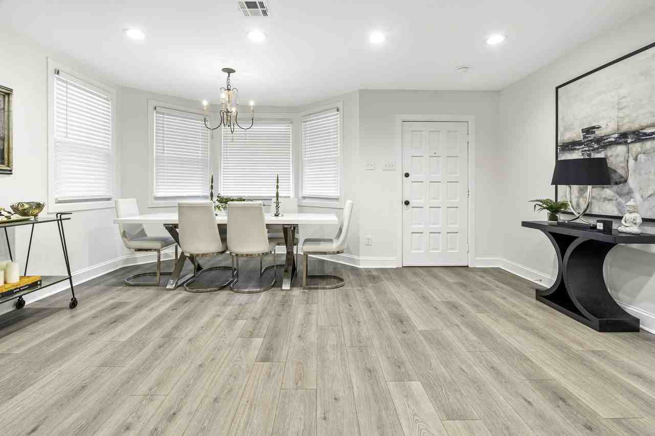 728 Bonnabel Boulevard - Photo 4 of 19