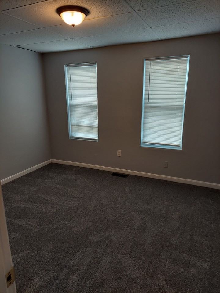 146 Walker Street - Photo 6 of 10