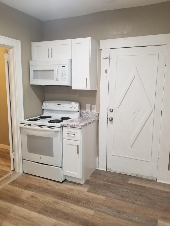 318 East Tarpon Avenue - Photo 5 of 13