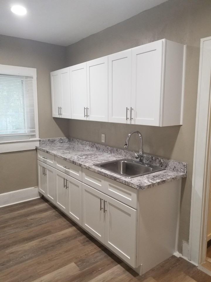 318 East Tarpon Avenue - Photo 6 of 13