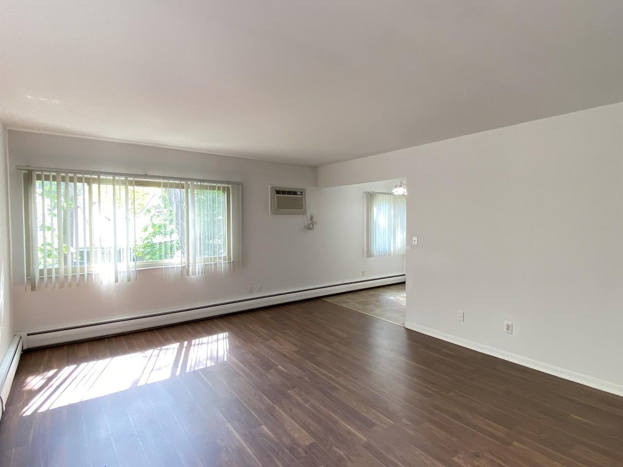 1310 Packard - Photo 4 of 23