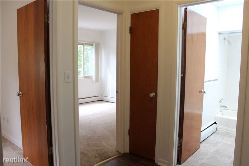 1310 Packard - Photo 5 of 23