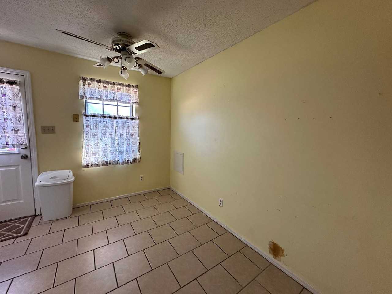 311 Harris Circle - Photo 4 of 10