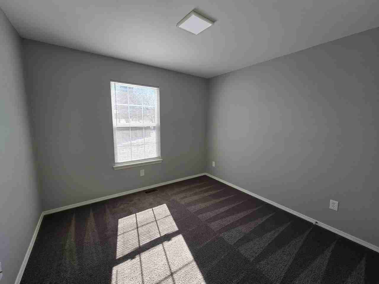 519 Welch St - Photo 7 of 19