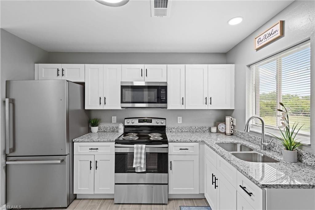 109 Gordon Avenue South - Photo 2 of 3