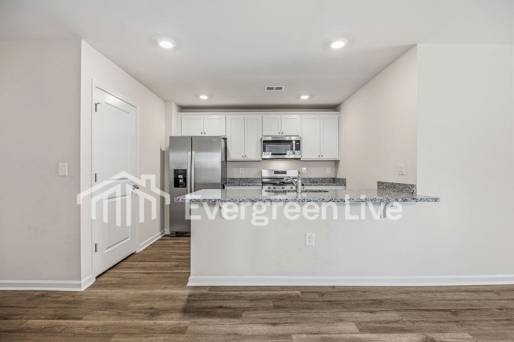 2233 Courtina Way - Photo 2 of 20