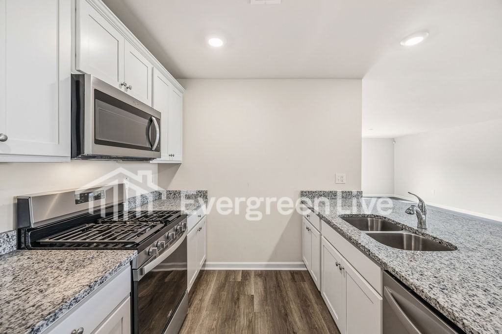 2233 Courtina Way - Photo 3 of 20