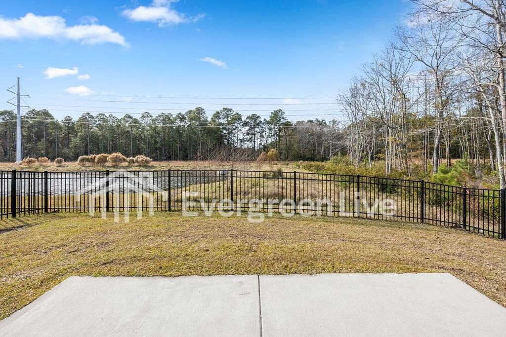 2233 Courtina Way - Photo 4 of 20