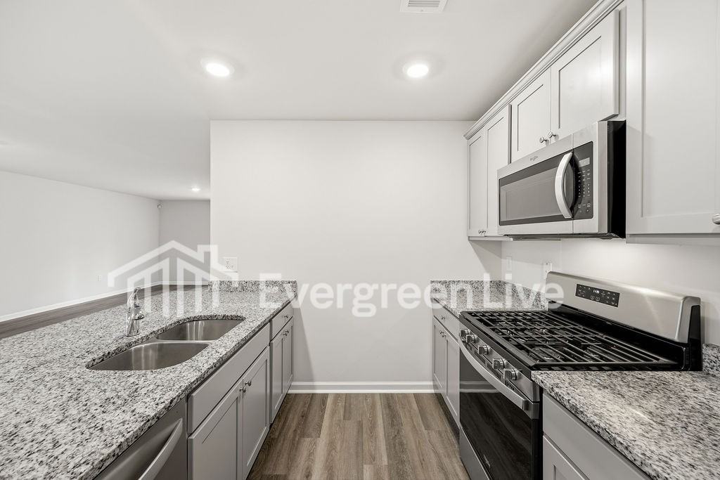 2245 Courtina Way - Photo 6 of 19