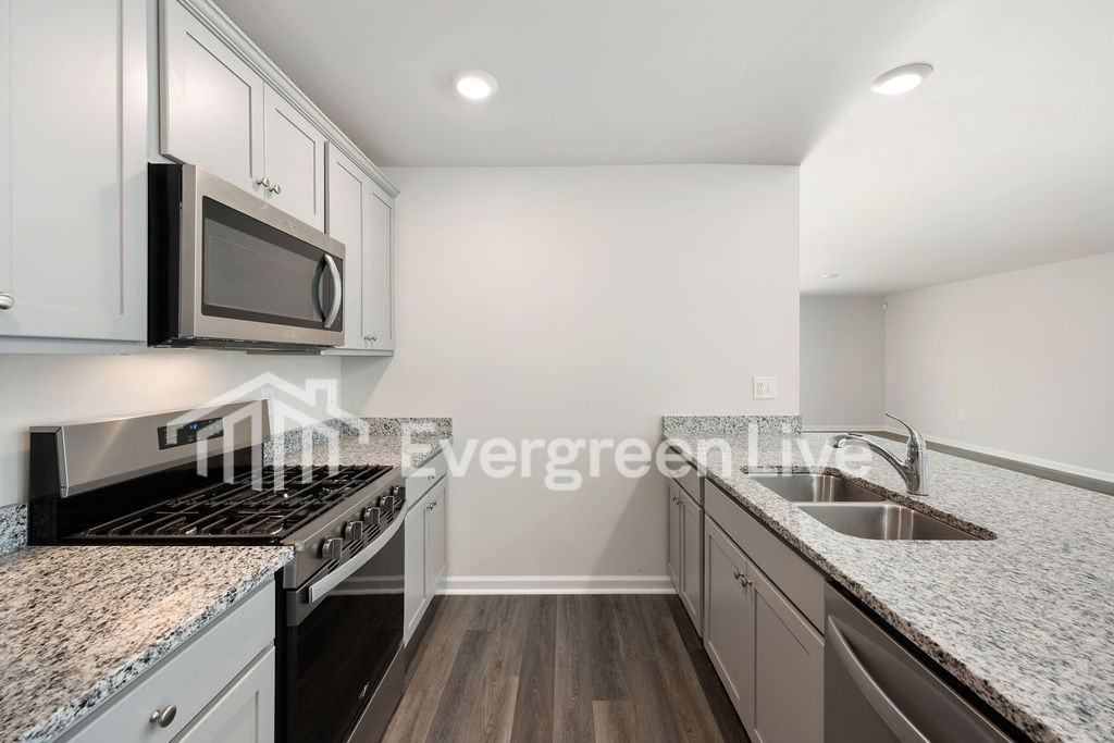 2225 Courtina Way - Photo 5 of 19