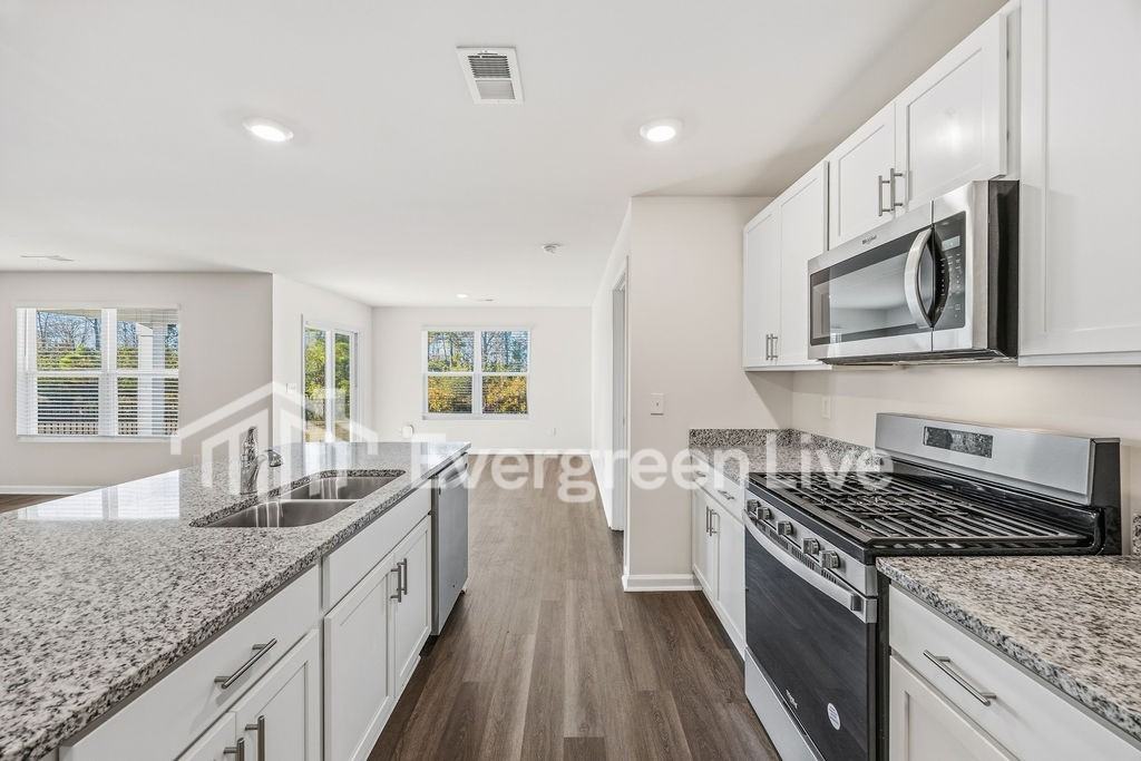 1205 Ridgeford Dr - Photo 4 of 29