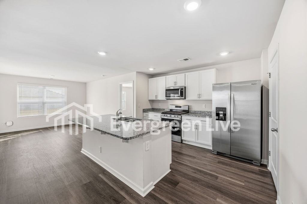 1194 Ridgeford Dr - Photo 4 of 29