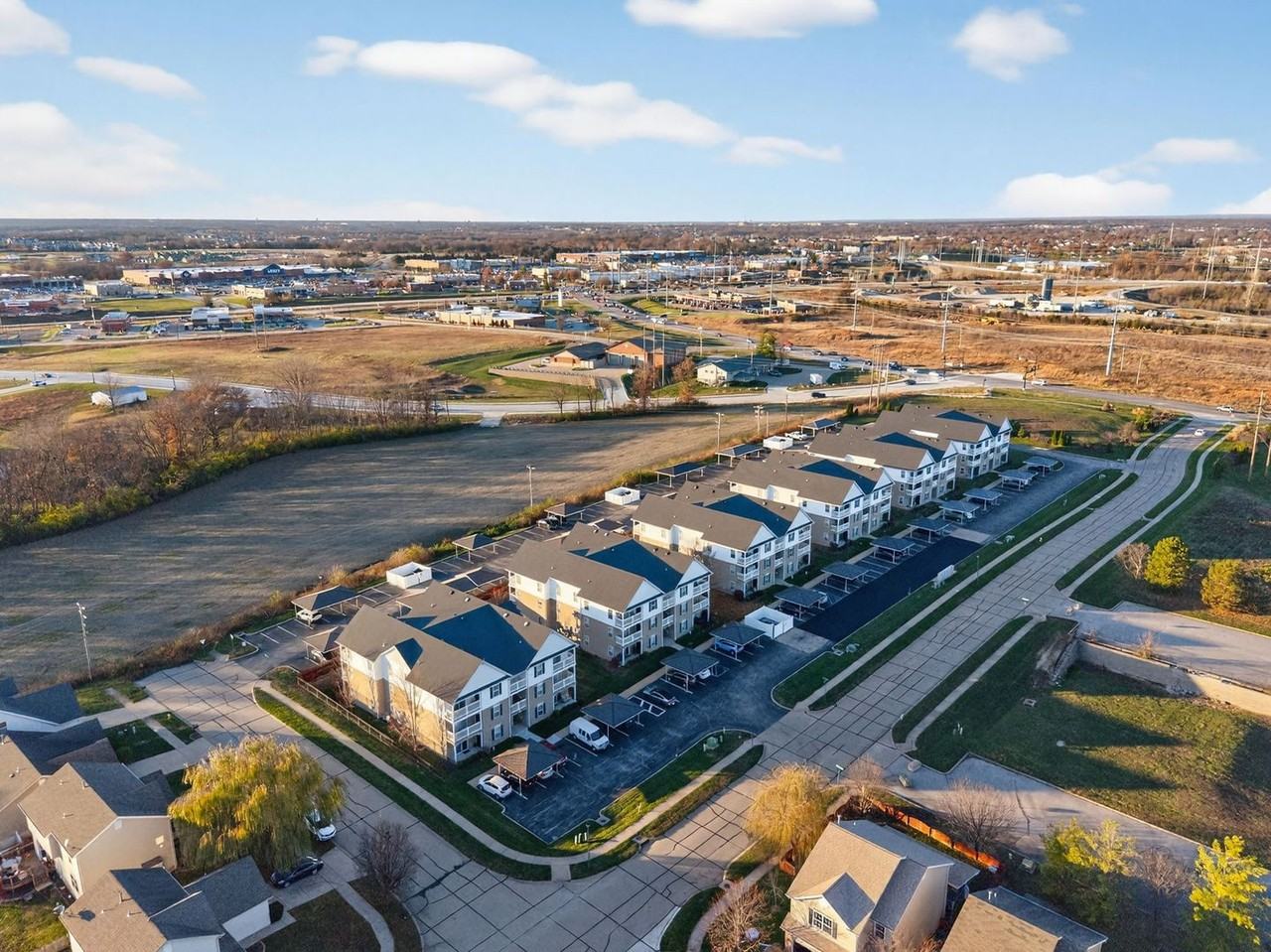 6300 Spring River Dr - Photo 5 of 35