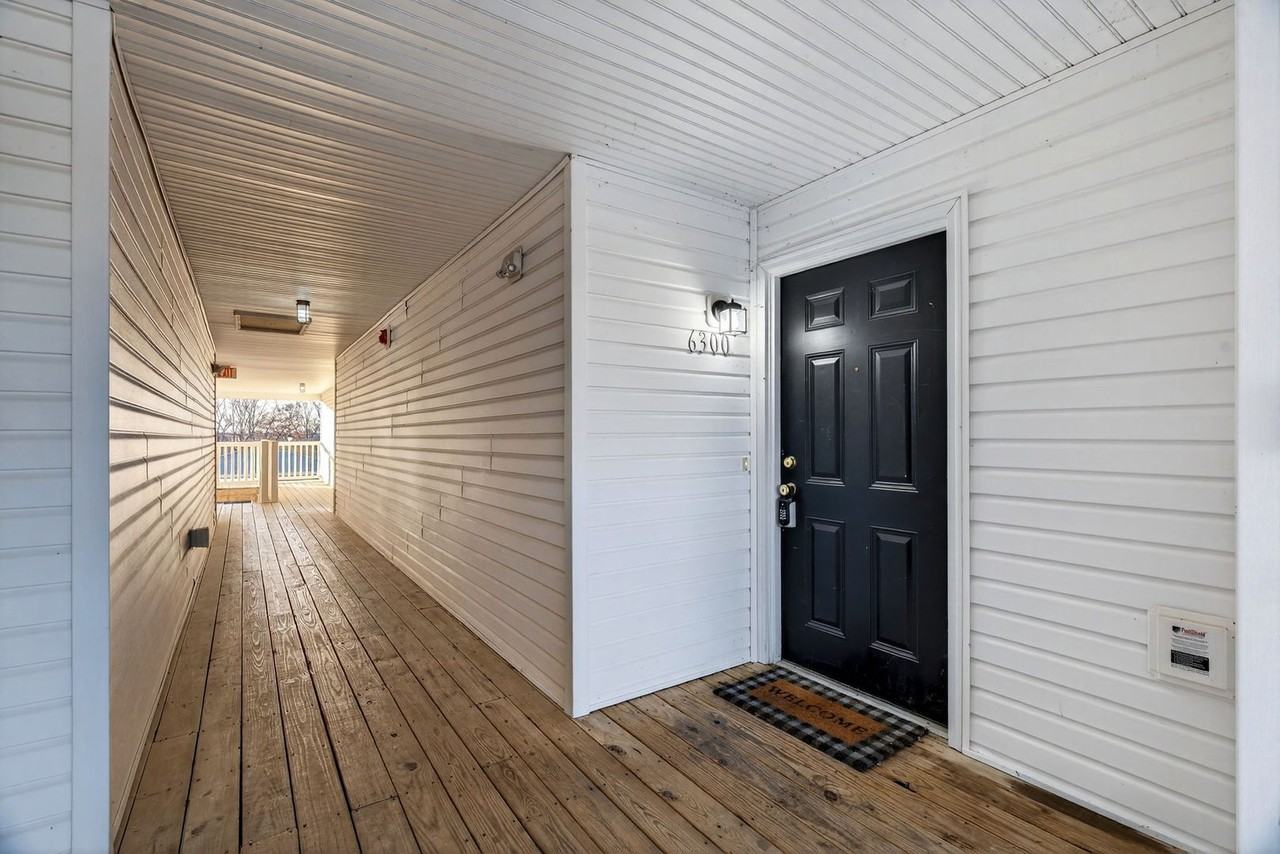 6300 Spring River Dr - Photo 7 of 35