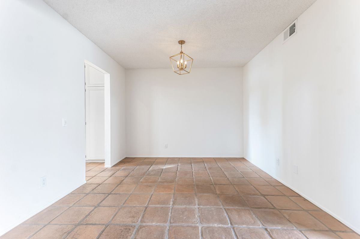 1964 Olivewood Ct - Photo 6 of 21