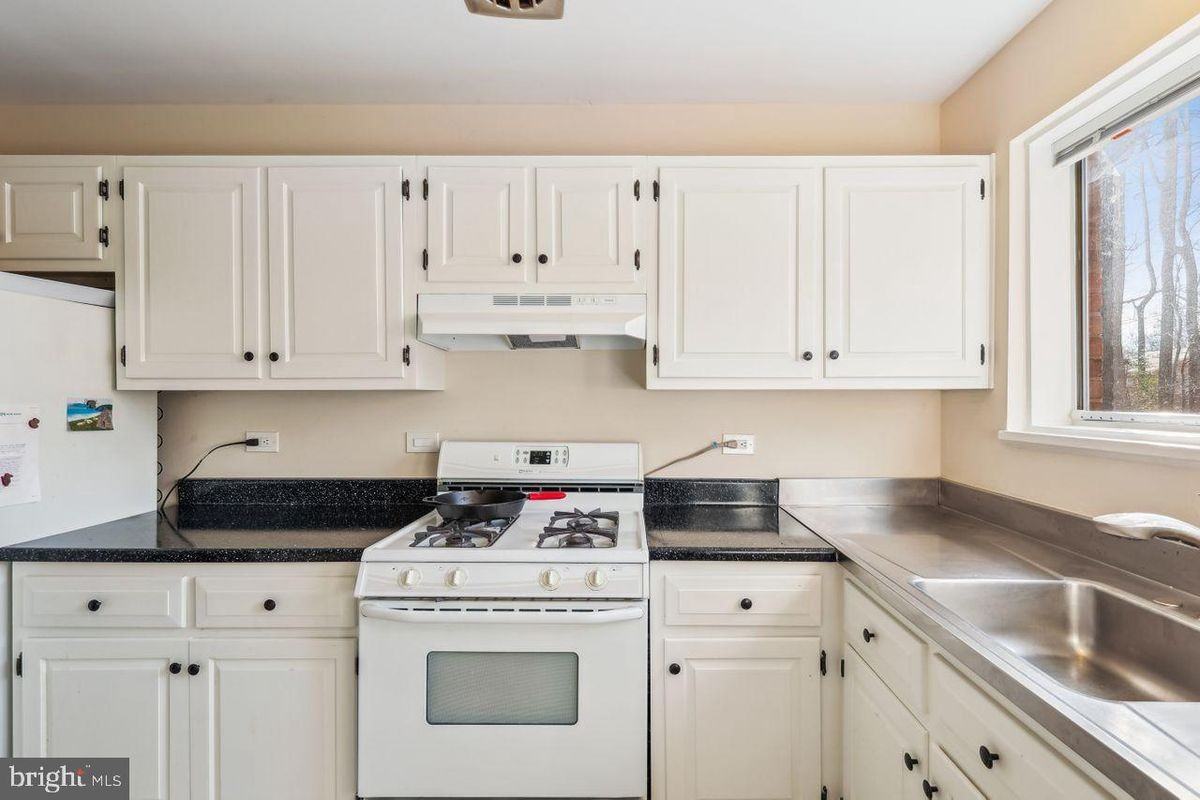 10600 Kenilworth Avenue ##203 - Photo 6 of 38