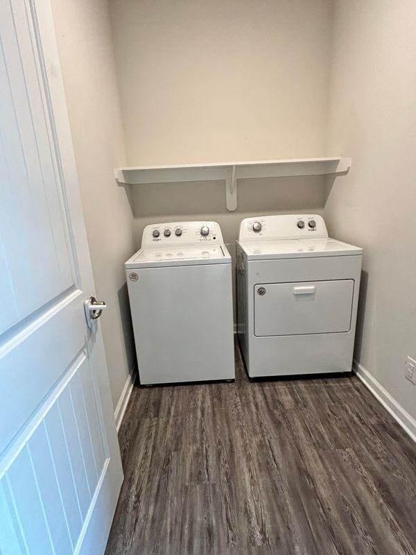 1805 Lakeshore Village East - Photo 3 of 12