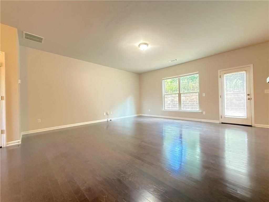 1739 Charcoal Ives Rd - Photo 7 of 36