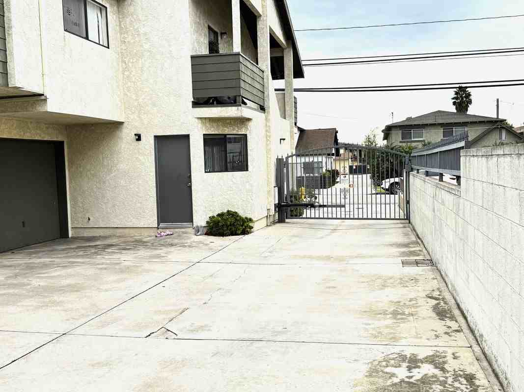 1113 Magnolia Avenue ##3 - Photo 2 of 14