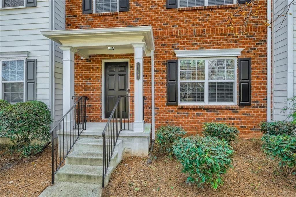 707 Breeze Lane - Photo 2 of 29