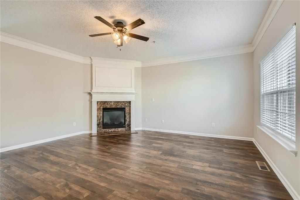 707 Breeze Lane - Photo 5 of 29