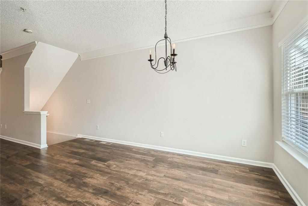 707 Breeze Lane - Photo 6 of 29