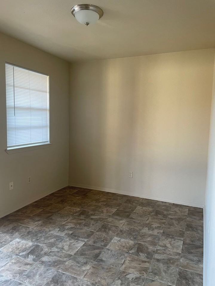 New Brittany Apartments - Photo 6 of 10