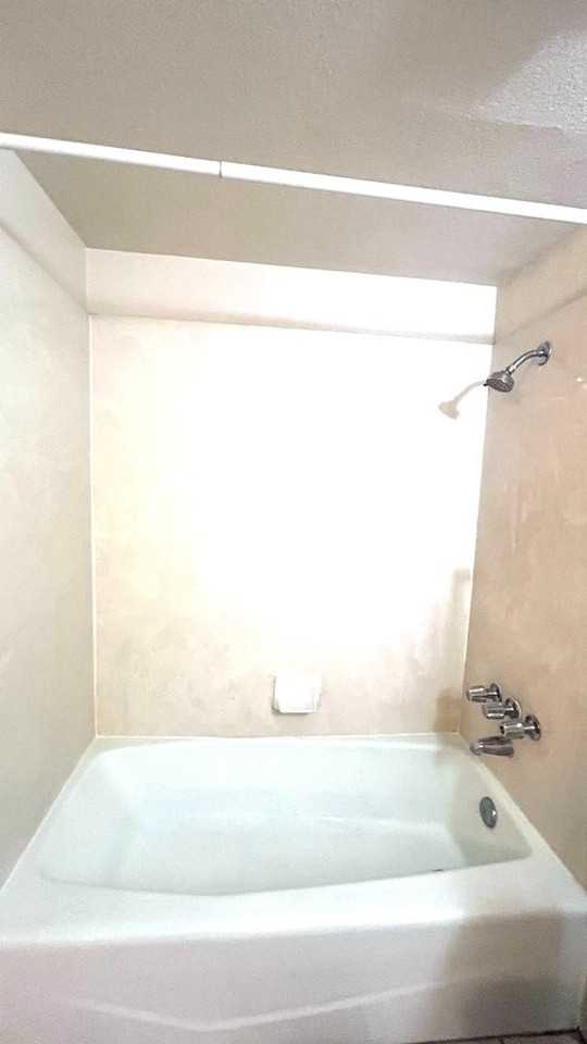 5621 Acoma Rd Se #10B - Photo 4 of 15