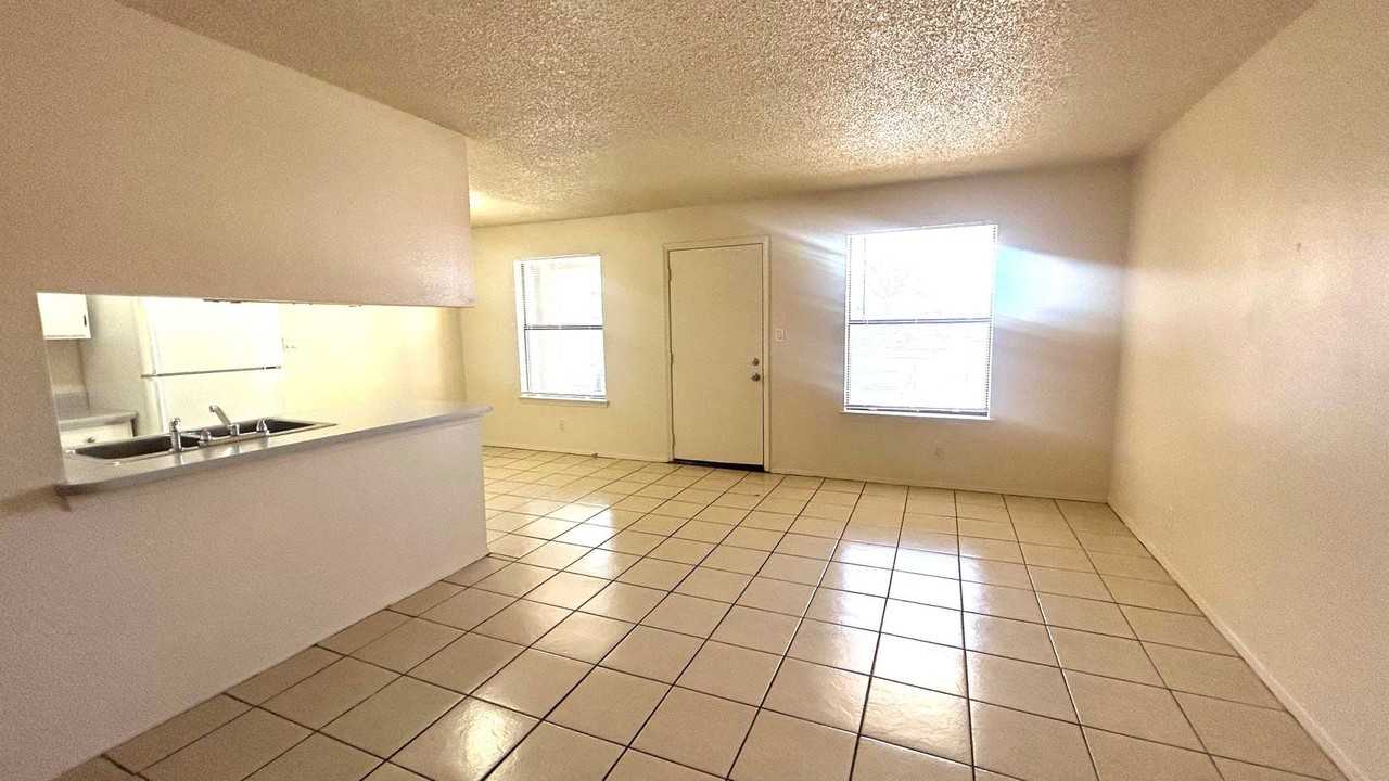 5621 Acoma Rd Se #10B - Photo 6 of 15