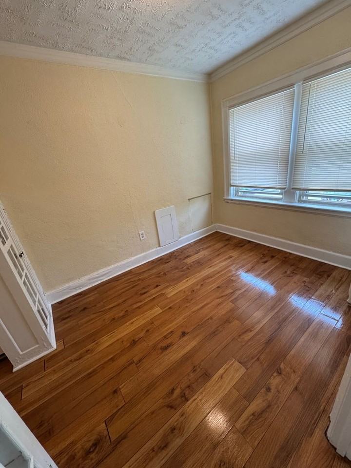 Whitestone Manor Apartments - Photo 4 of 12