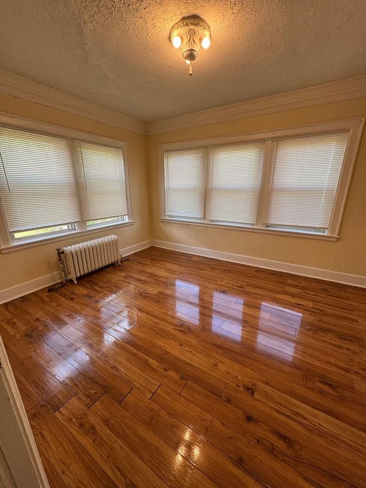 Whitestone Manor Apartments - Photo 6 of 12