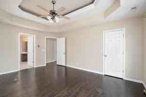 featured image of 1403 W Maplewood St