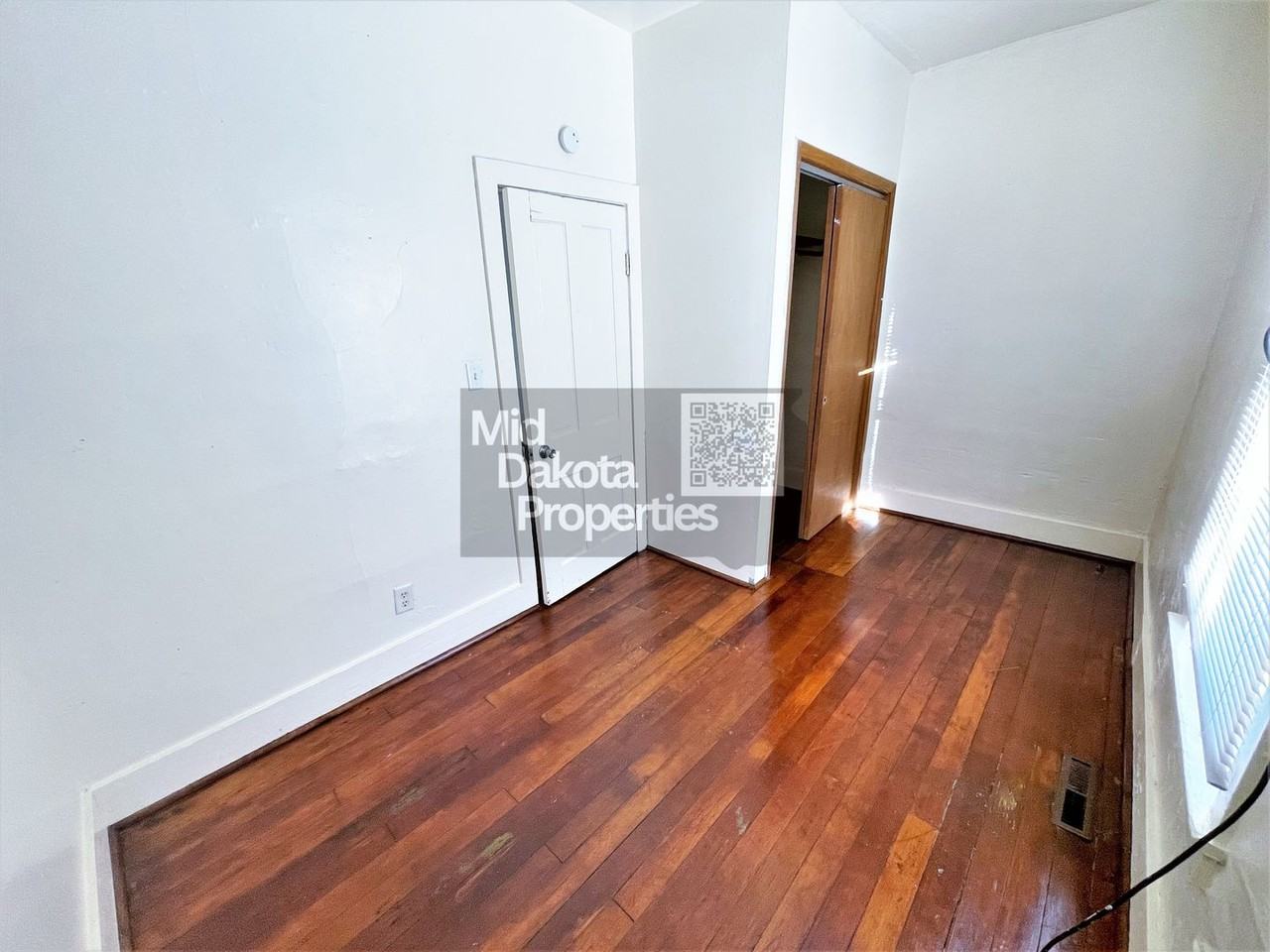 1020 East 1st Avenue - Photo 5 of 12