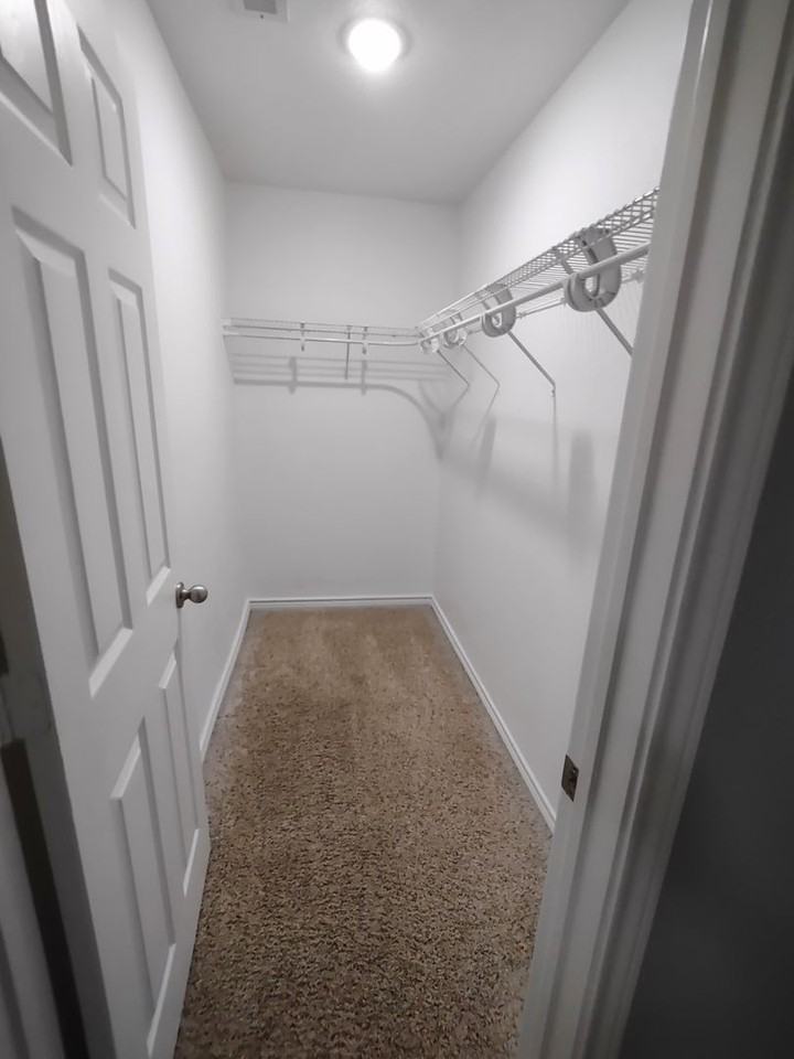 8929 Holliday Ln - Photo 5 of 26
