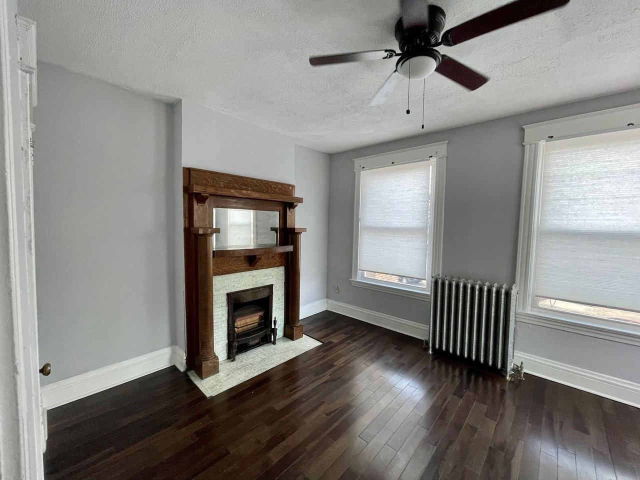 1565 Chase Ave - Photo 7 of 24