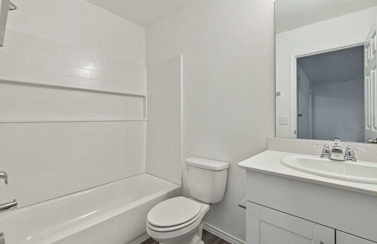 820 Lake Fletcher Rd - Photo 2 of 15