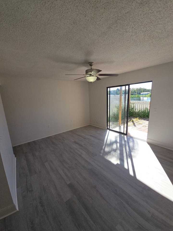 22640 Watersedge Blvd - Photo 7 of 25