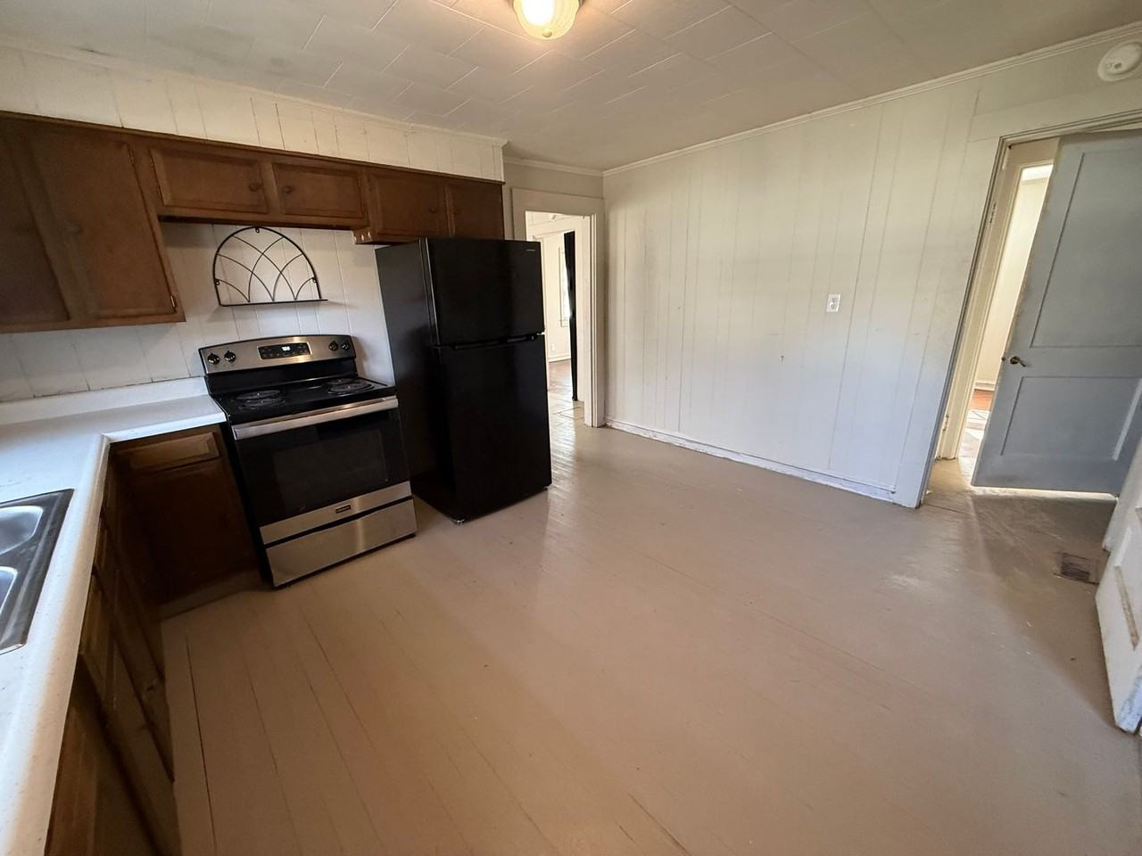 2200 Main St - Photo 5 of 15