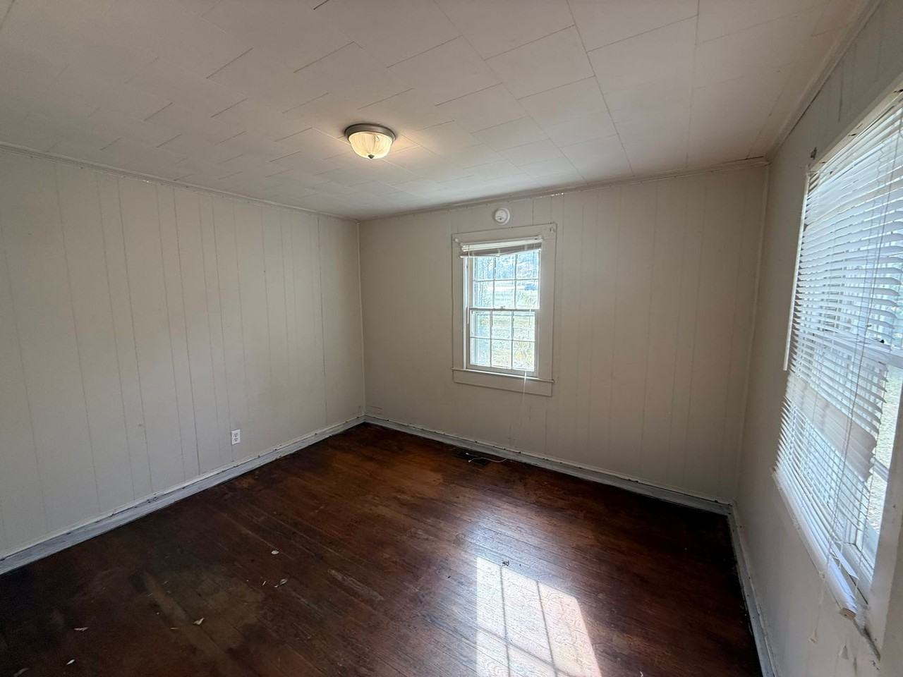 2200 Main St - Photo 6 of 15