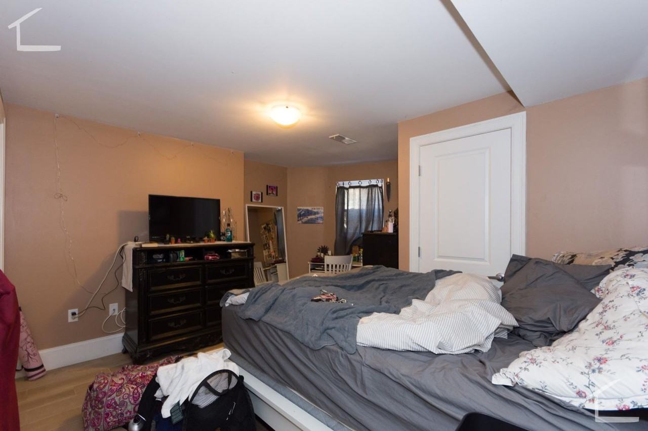 6 Saint Lukes Rd - Photo 7 of 8