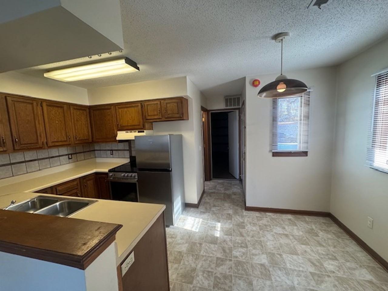 2007 Hillside Avenue - Photo 3 of 7