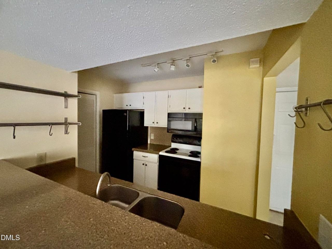 3704 Chimney Ridge Pl #105 - Photo 5 of 16