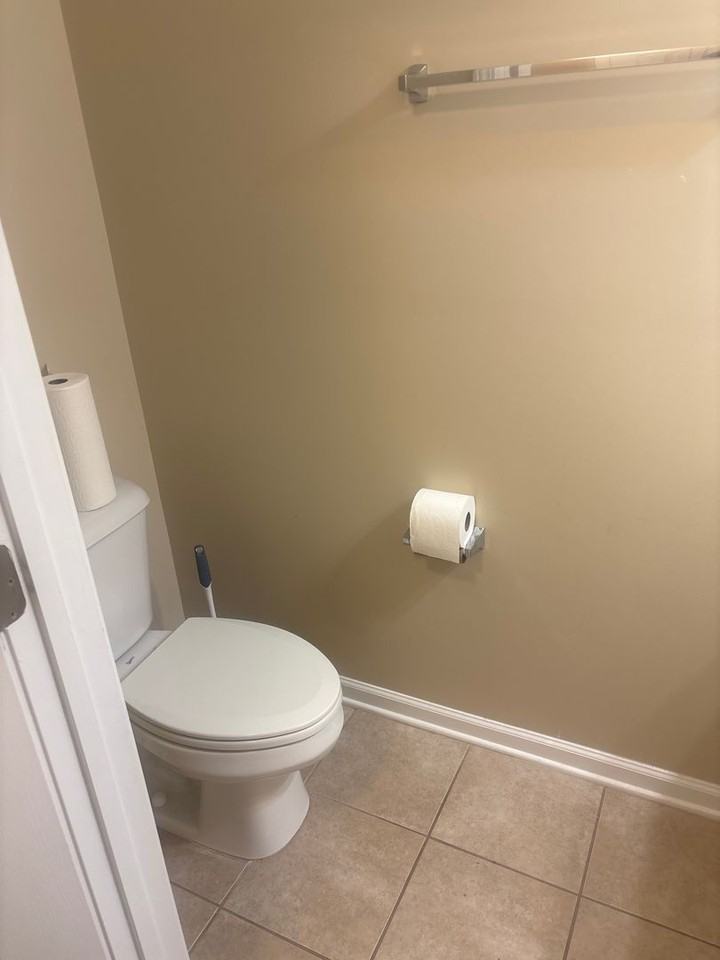 2155 Blakers Blvd - Photo 5 of 36