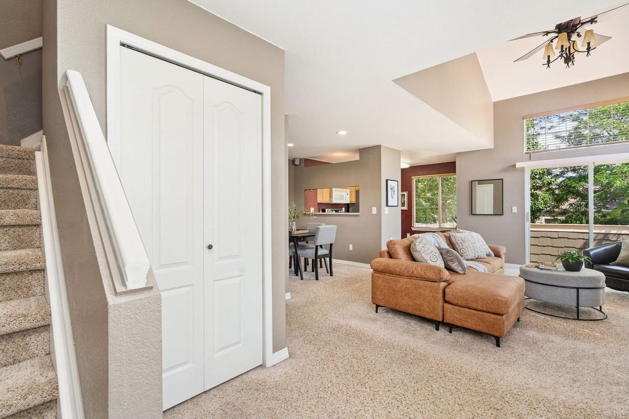 6721 Antigua Dr - Photo 2 of 11