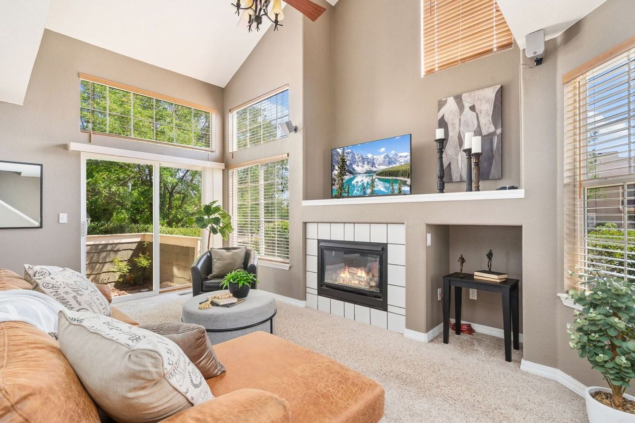 6721 Antigua Dr - Photo 3 of 11