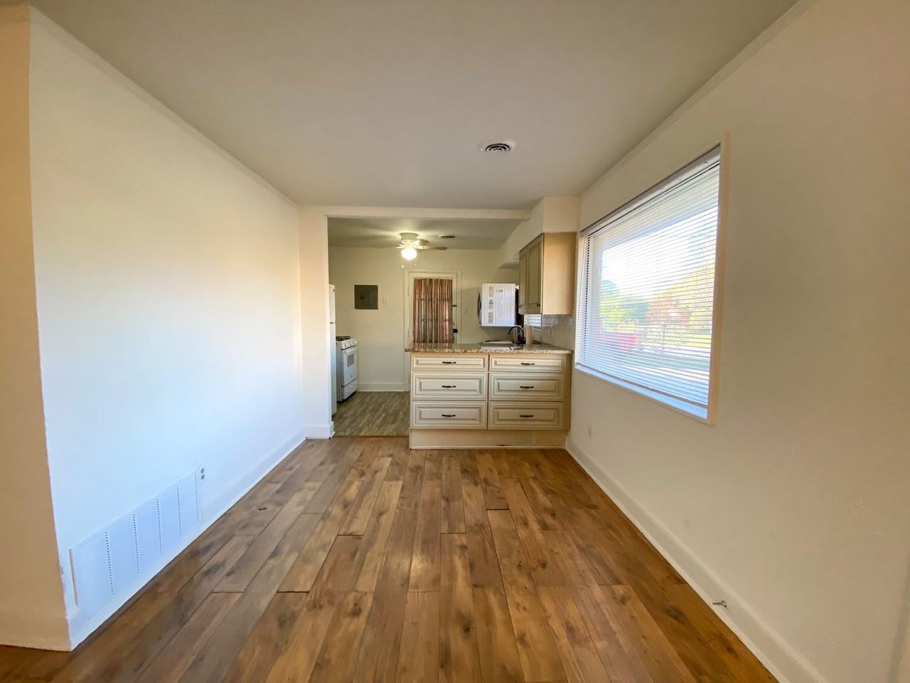 2421 Avery Avenue - Photo 4 of 17