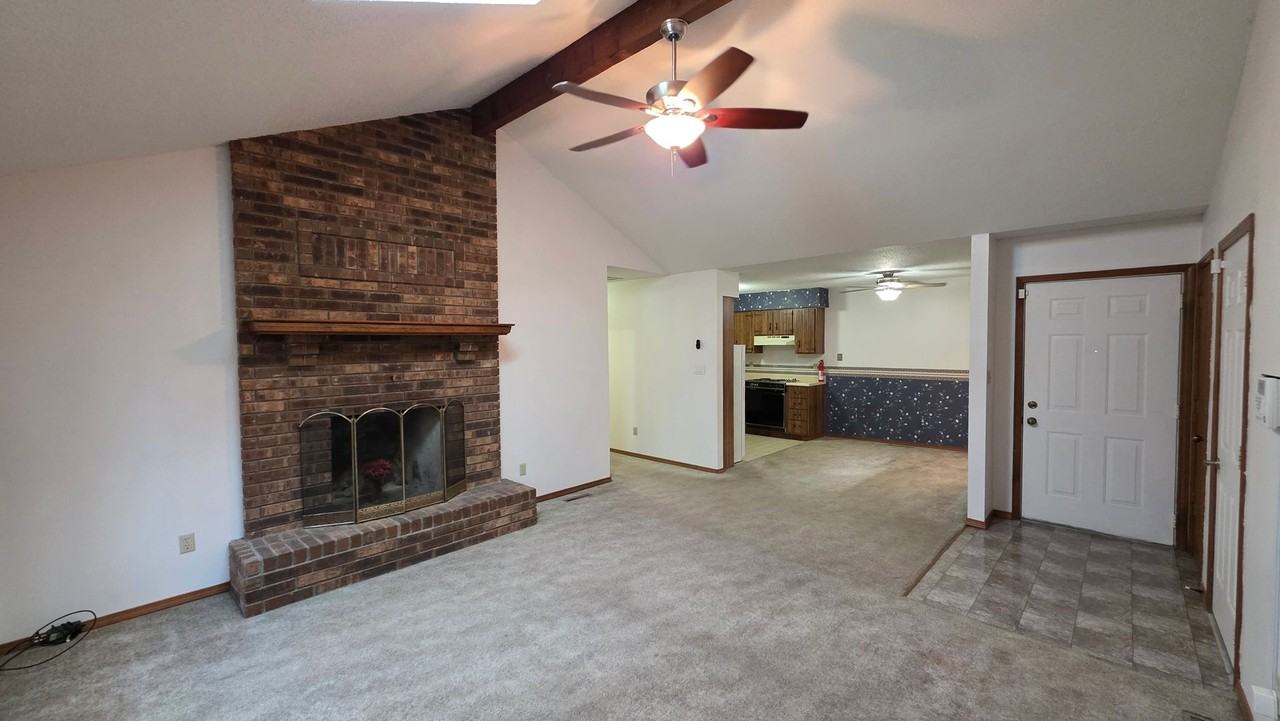 503 East Redwood Street - Photo 3 of 11