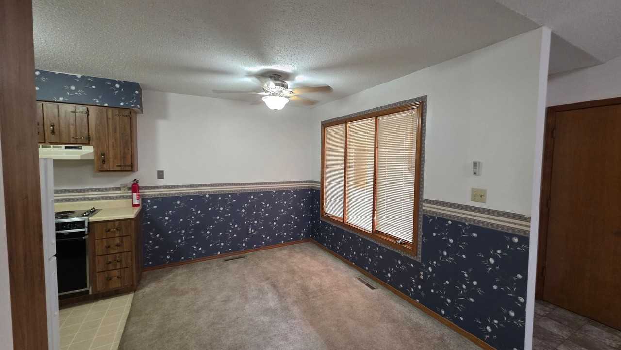 503 East Redwood Street - Photo 4 of 11